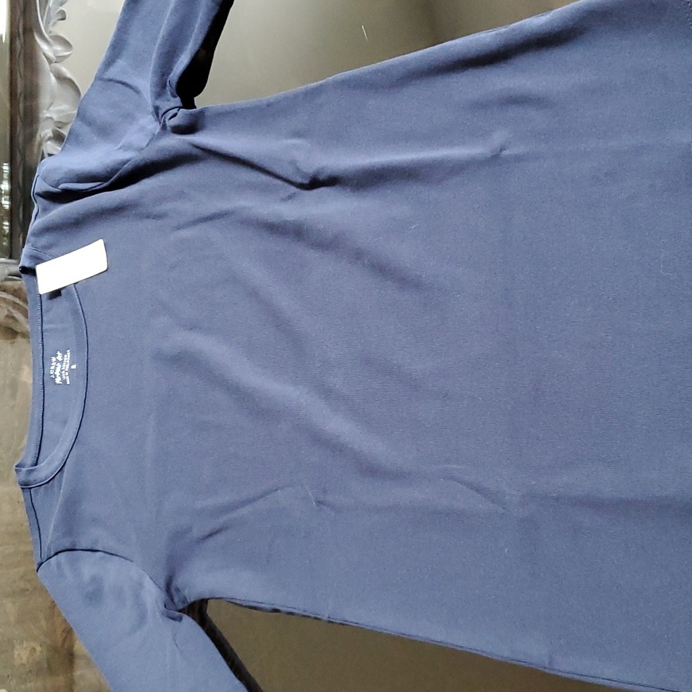 NWT J Crew Perfect Fit Navy tee size small regular 100% cotton